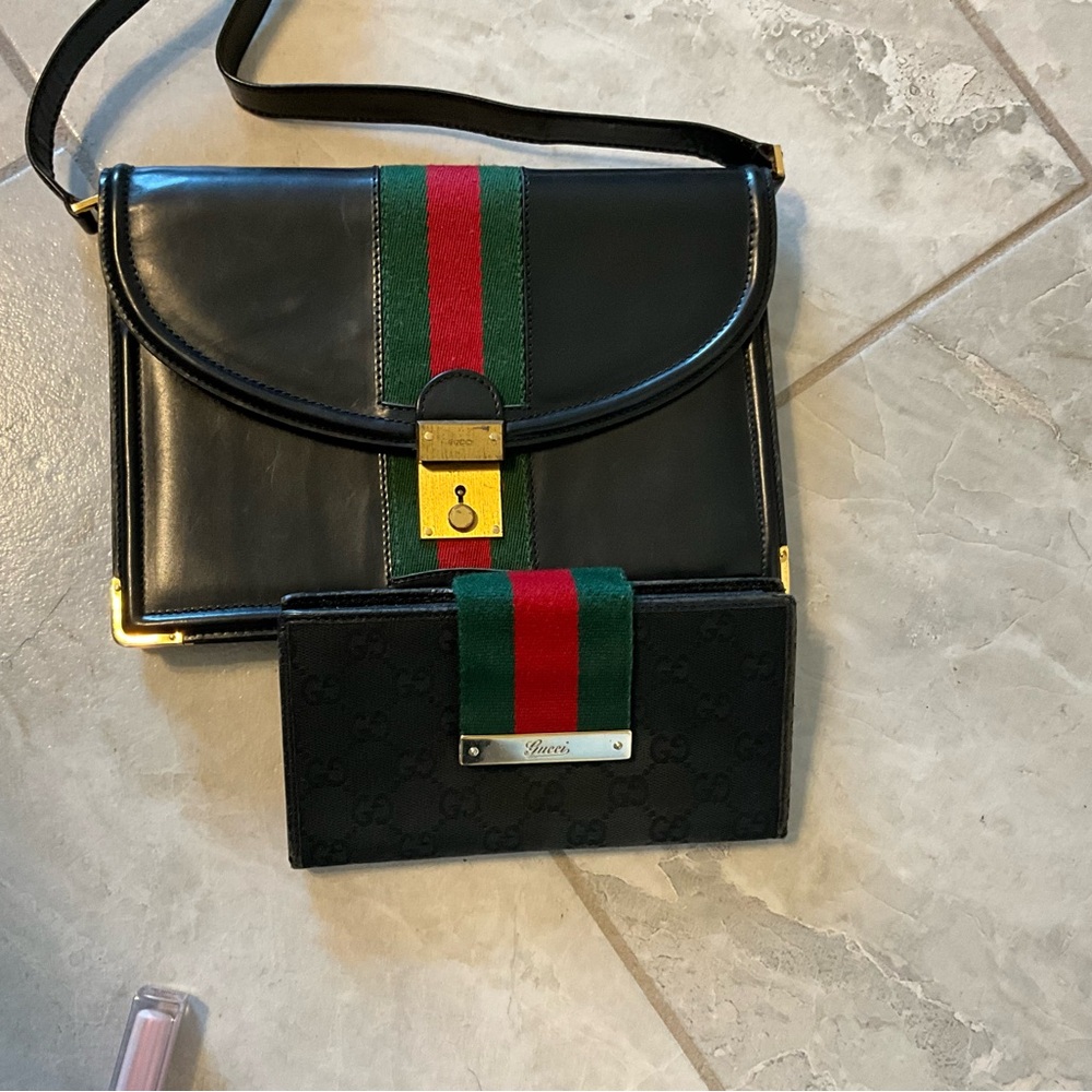 Gucci Black Leather Set with Signature Green and Red Accents